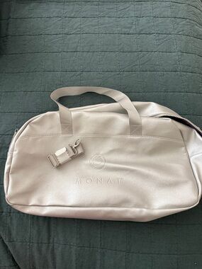 Monat Silver Carry-All Travel Bag